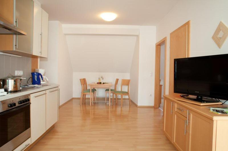 Raiffeisenhof Appartements 에렌하우센 외부 사진