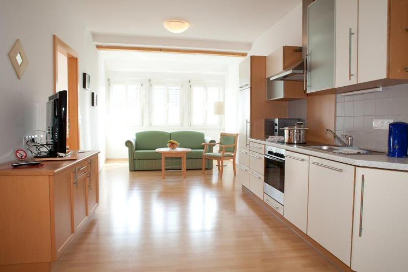 Raiffeisenhof Appartements 에렌하우센 외부 사진